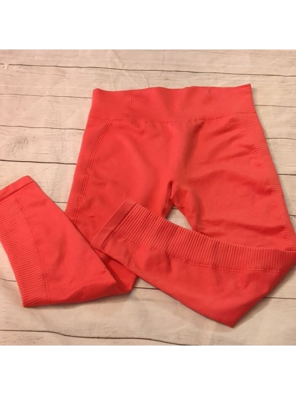 Aerie chill play move cropped leggings size medium
